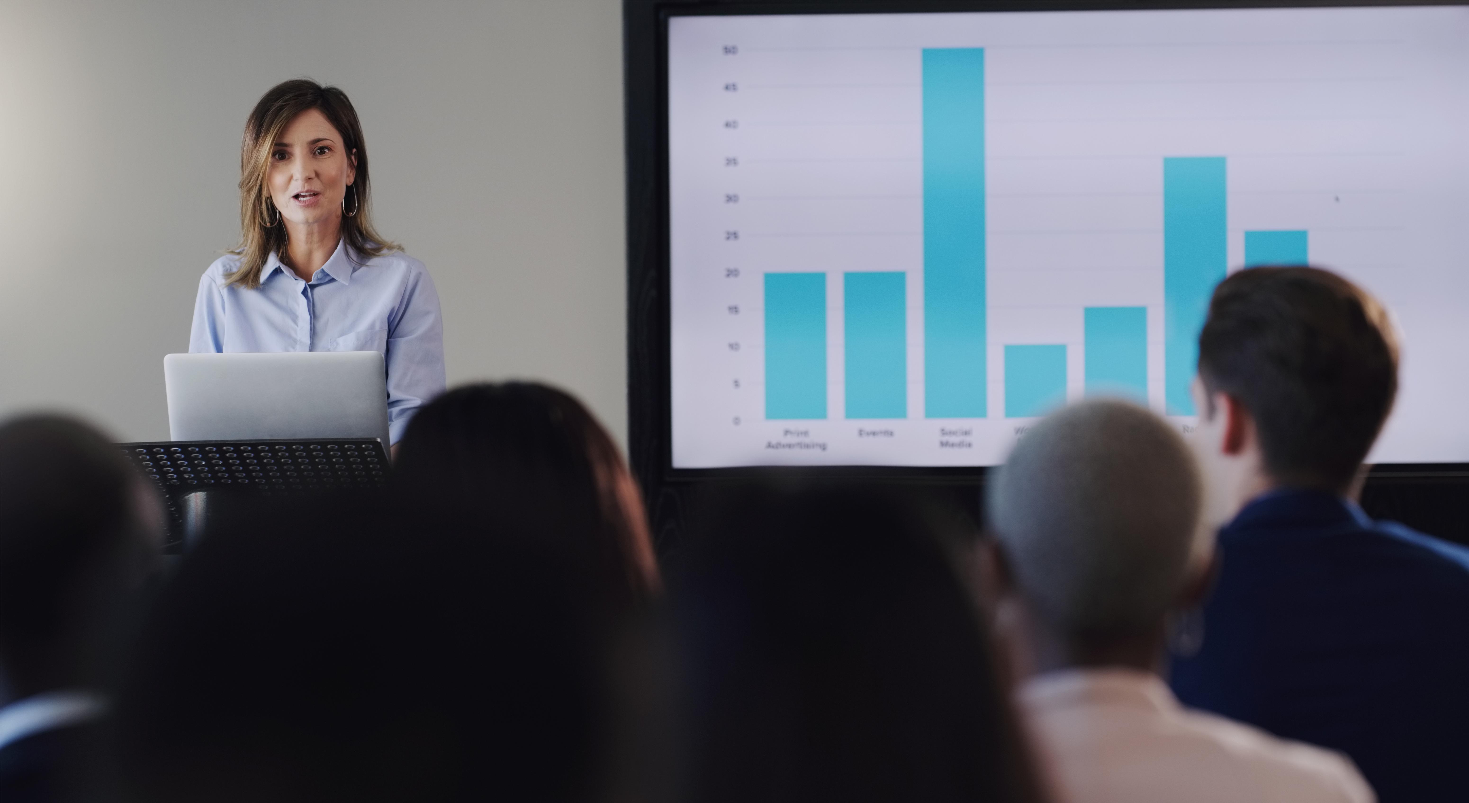 El arte de contar historias con datos: Tu clave para pitch decks exitosos.